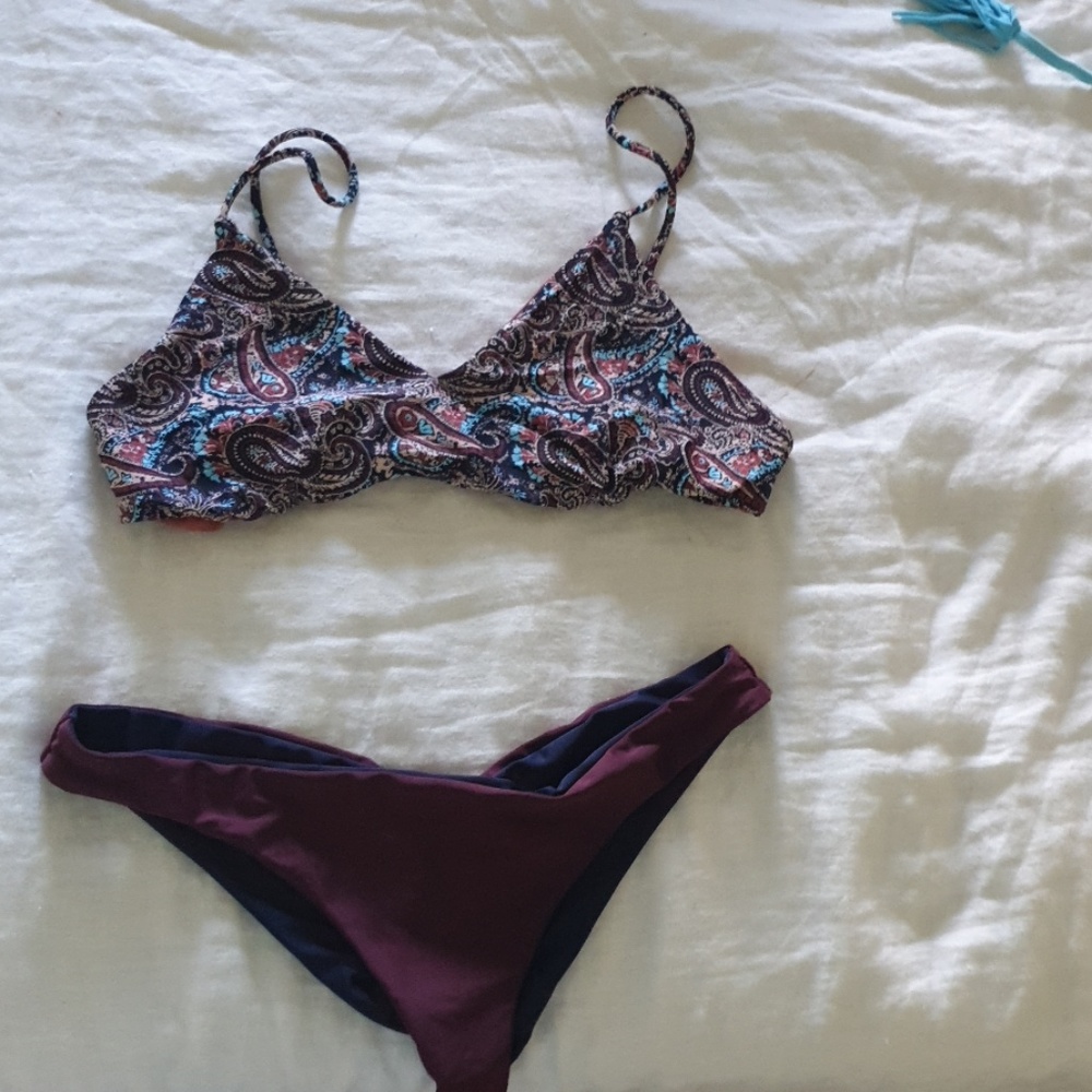 Reversible swim suit